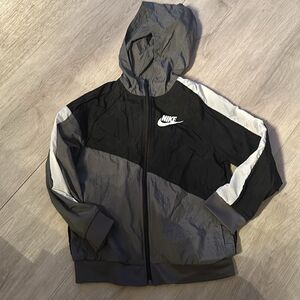 Nike windbreaker jacket size small